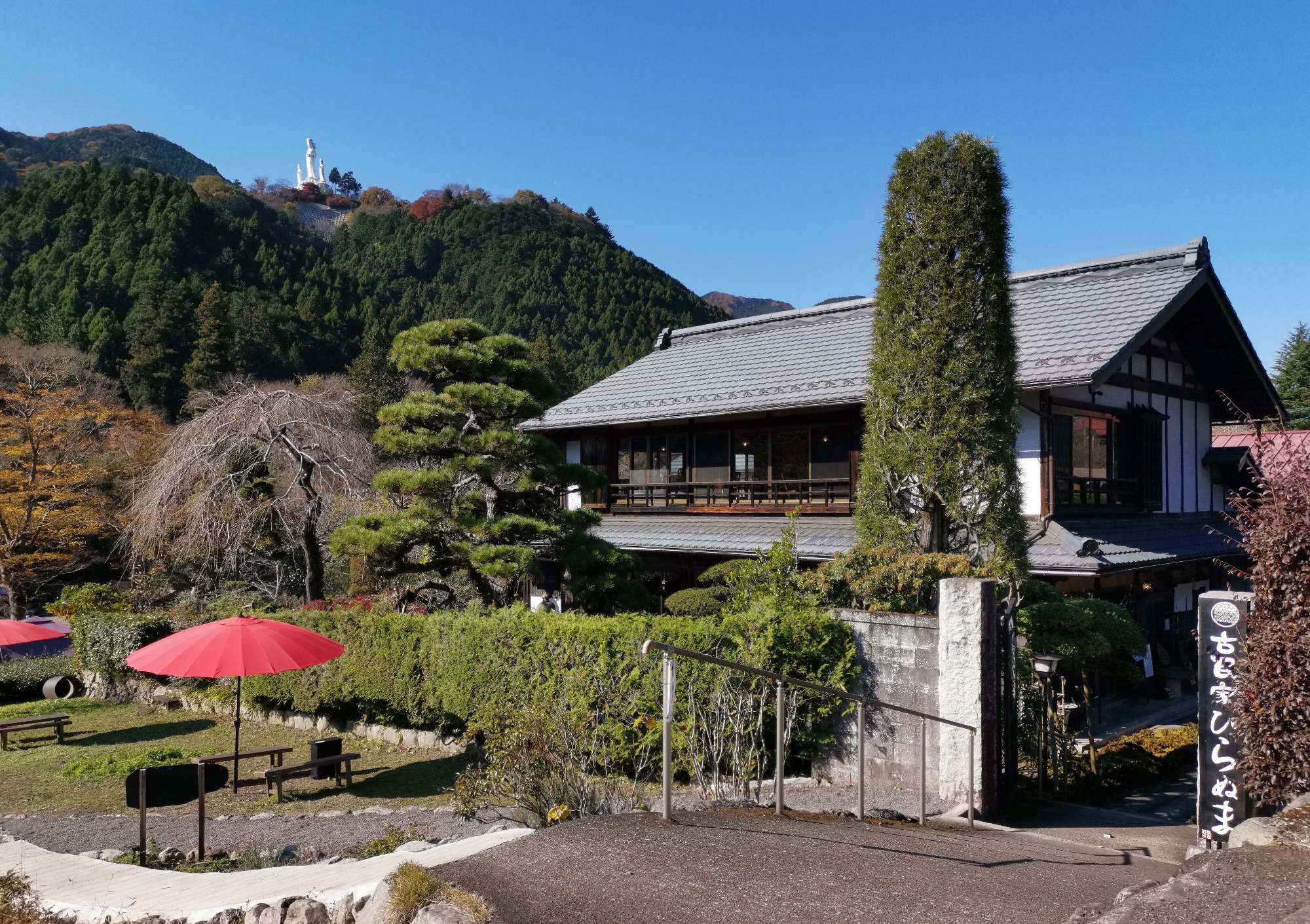 鳥居観光株式会社
